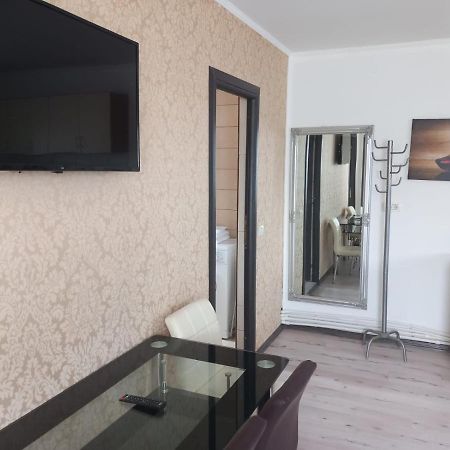 Apartament Casa Davison Târgu Jiu Zewnętrze zdjęcie