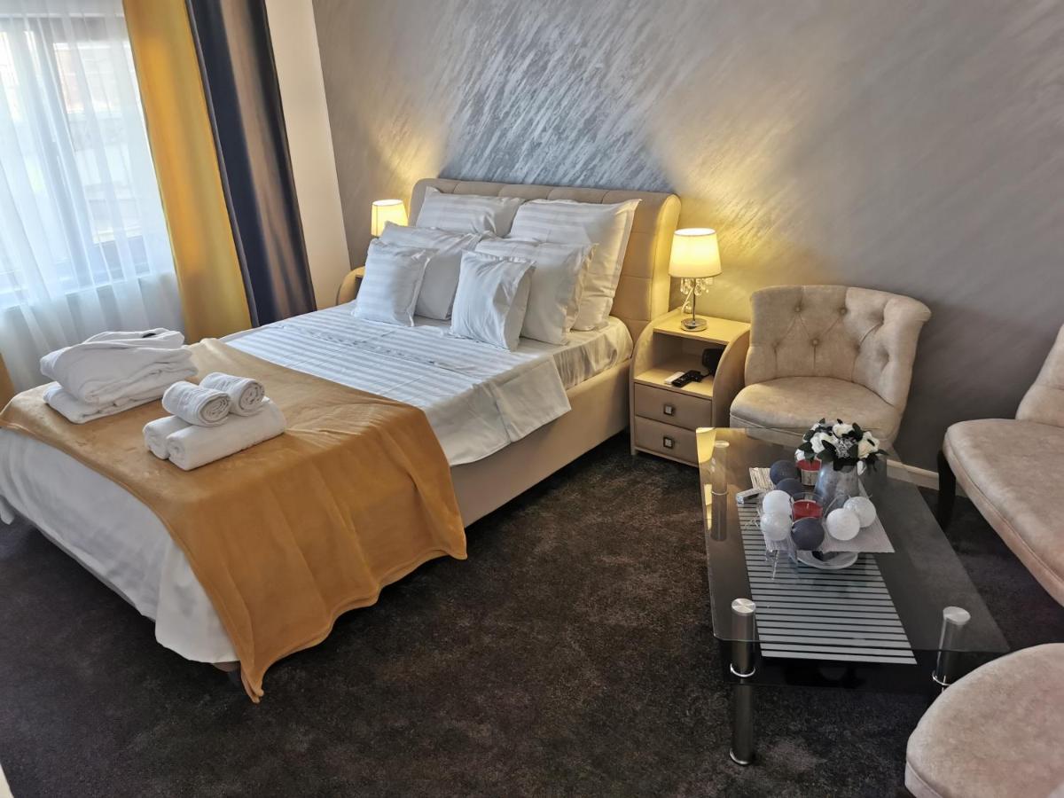 Apartament Casa Davison Târgu Jiu Zewnętrze zdjęcie