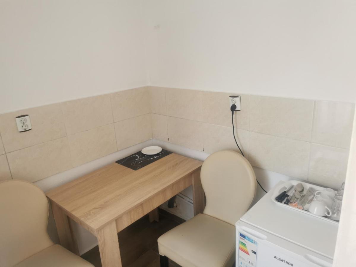 Apartament Casa Davison Târgu Jiu Zewnętrze zdjęcie