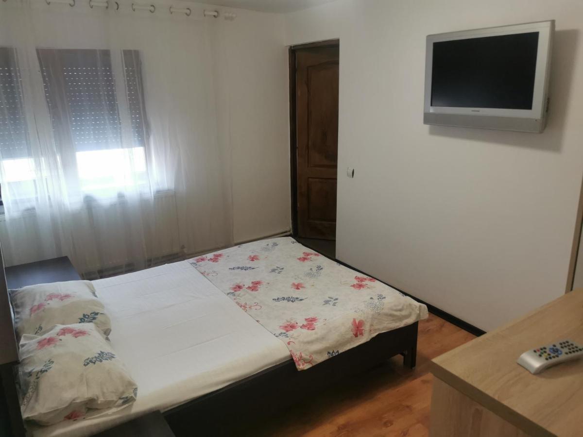 Apartament Casa Davison Târgu Jiu Zewnętrze zdjęcie
