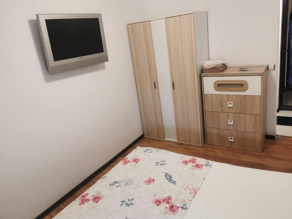 Apartament Casa Davison Târgu Jiu Zewnętrze zdjęcie