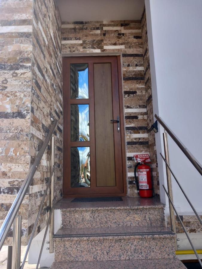 Apartament Casa Davison Târgu Jiu Zewnętrze zdjęcie