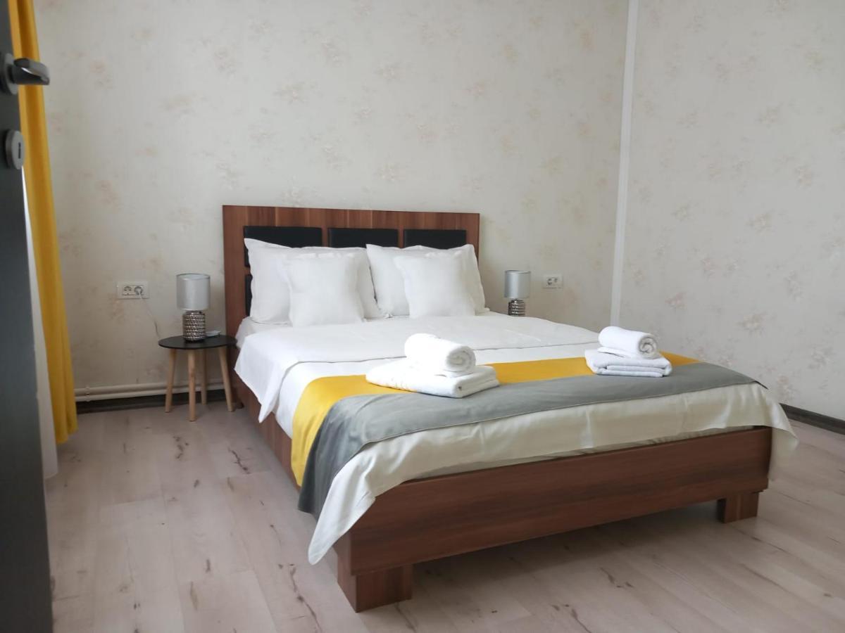 Apartament Casa Davison Târgu Jiu Zewnętrze zdjęcie